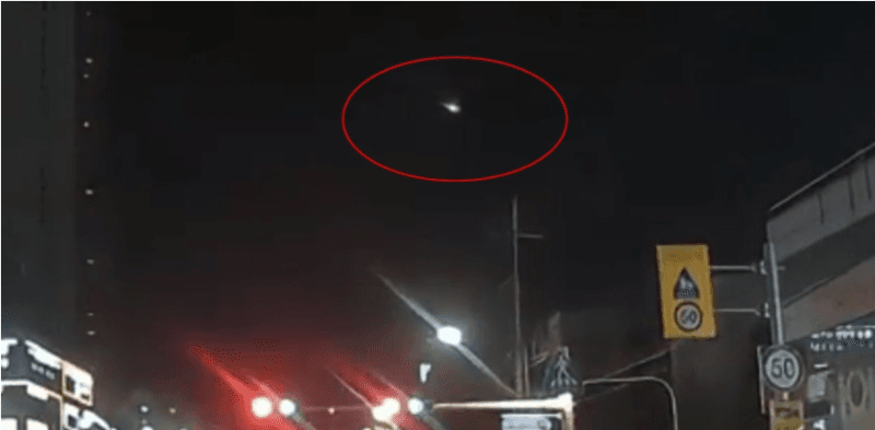 “활활 불타는 미확인 물체 추락했다”…밤하늘 별똥별 추정 목격담 잇따라