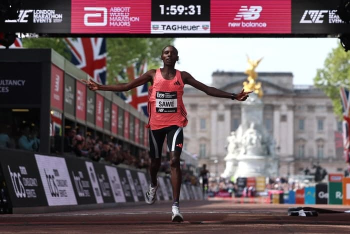 마라톤 2시간 벽 깨졌다… 사웨 1시간 59분 30초 세계新, 케젤차도 1시간 59분 41초