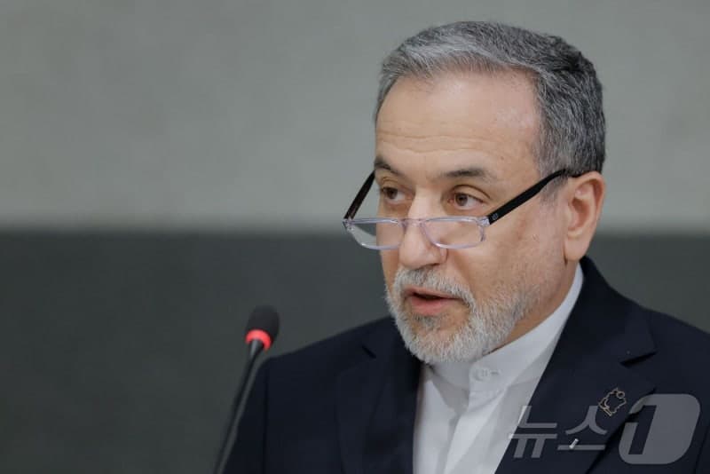 이란 외무, 파키스탄에 '종전 요구안' 전달 후 오만 방문…美와 협상 가능성↓