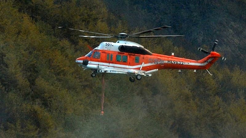 경북 봉화 산불 하루 만에 재발화…헬기 3대 투입 진화 중