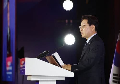 트럼프, 기자단 만찬서 총격 대피…3번째 암살 시도