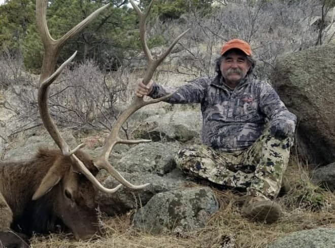“사냥 트로피 수집하더니” 6천만원 사냥여행 즐기던 美백만장자, 코끼리에 짓밟혀 사망