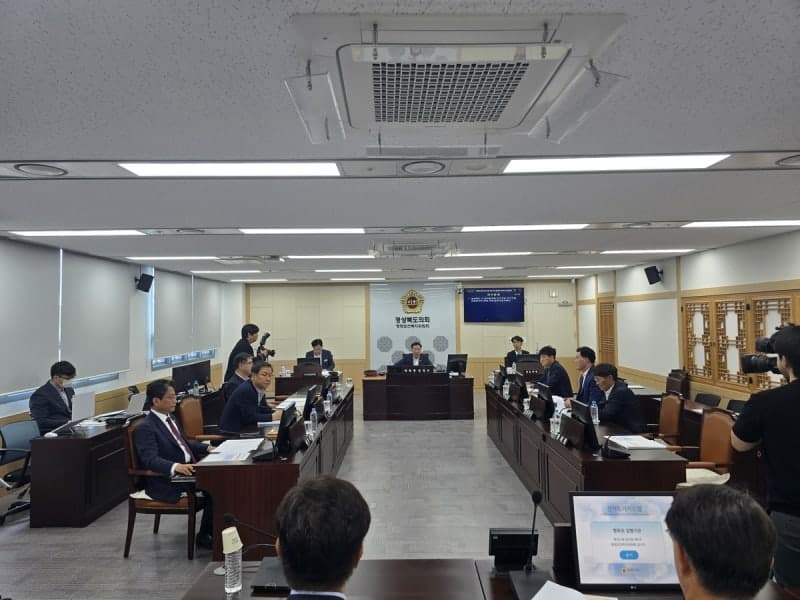 경북도의회, 시·군의원 정수 284명으로 조정…민주당 "선거구 쪼개기 중단하라"