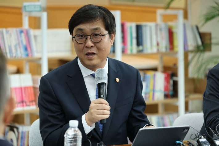 문체부, AI 시대 출판 생태계 전환 논의…"청년문화예술패스로 도서 구매 지원"