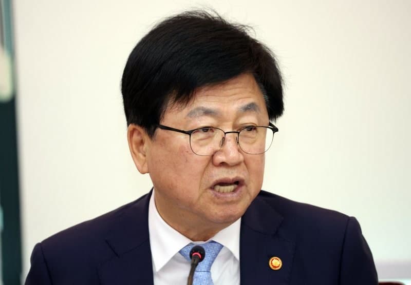 교육부-한국교총, '교원 권익 향상 위해 적극 소통' 본교섭·협의 착수