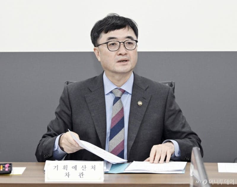 정부, 중동발 물류난에 수출 중소기업 숨통 틔운다…수출바우처 1000억 확대