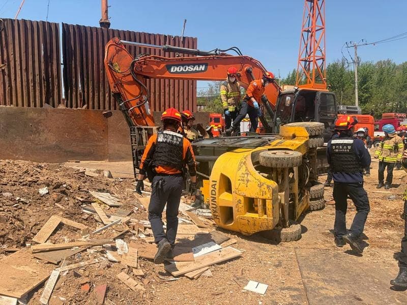 시흥 월곶 폐기물 재활용업체서 60대 근로자 지게차 깔려 숨져