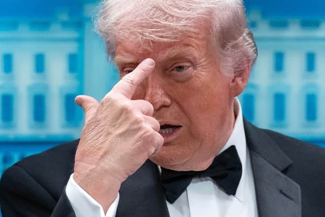 트럼프 "우린 미친 세상에 살고 있다" 만찬장 총격 언급하며 "소아성애자 아냐"