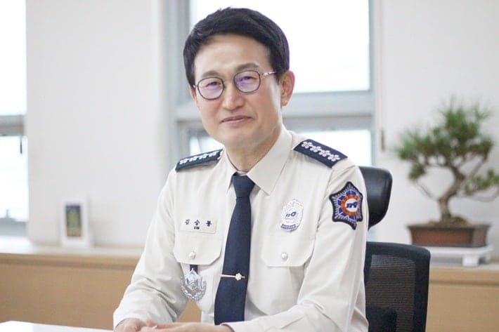 김승룡 소방청장 "무인 소방로봇 2년간 18대 추가 도입"…'현장 대원 안전' 중심 재난대응 패러다임 개편 선언