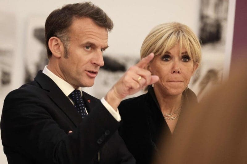 마크롱 아내 "영부인 10년, 세상의 어둠·악의 목격했다"…사이버 공격 시달려