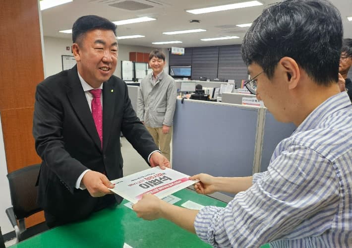 이범석 청주시장 예비후보 등록, 재선 도전 "연속성 있는 정책, 미래 완성"