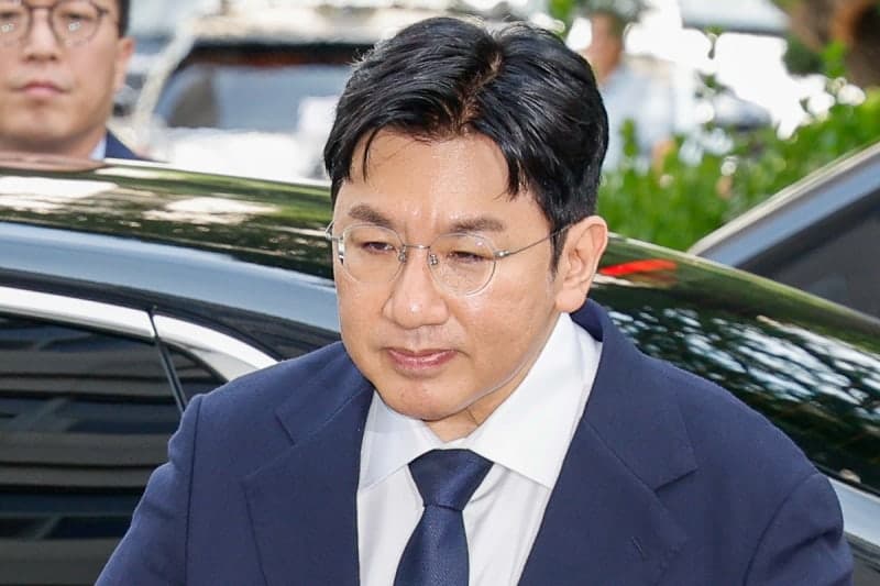 경찰 "방시혁 구속영장 재신청 여부, 보완수사 뒤 검토"…김병기 수사 "아직 안 된 부분 많아"