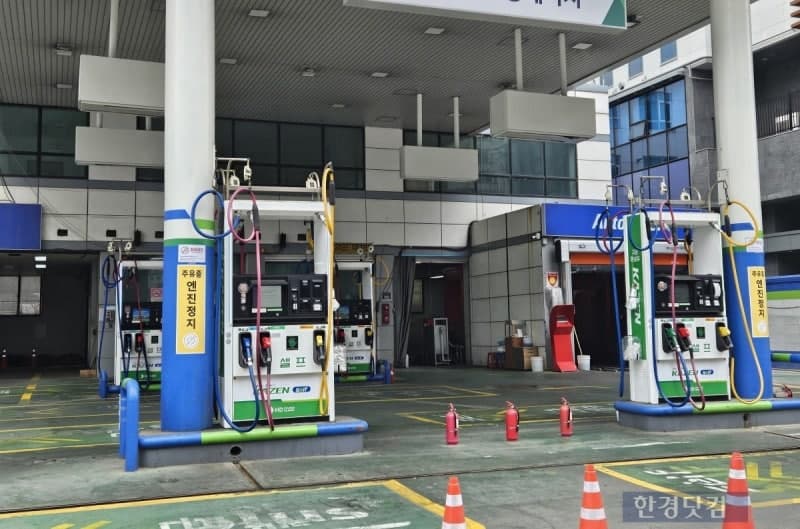 '고유가 지원금'인데 주유소는 못 쓴다?…첫날부터 혼선, 10곳 중 6곳은 '사용 제한' 왜?