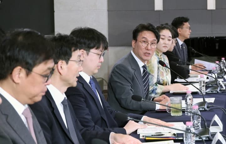 김민석 총리 "청년정책 체감도 낮아…현실적인 사업 발굴해야"