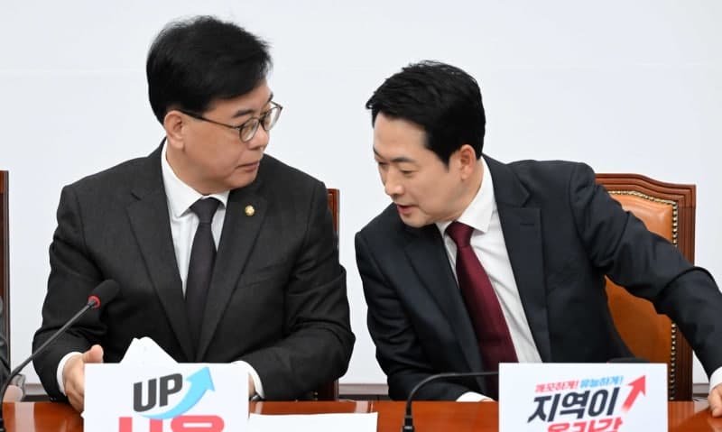 국힘 소장파 "송언석 원내대표 조기 사퇴 바람직하지 않아…지방선거에 도움 안돼"