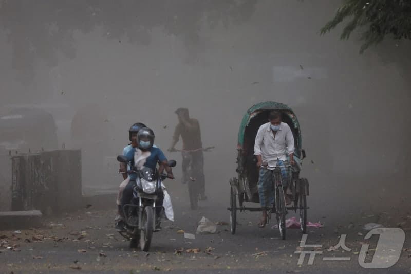 방글라데시 계절성 폭풍우에 낙뢰 피해 속출…최소 14명 사망