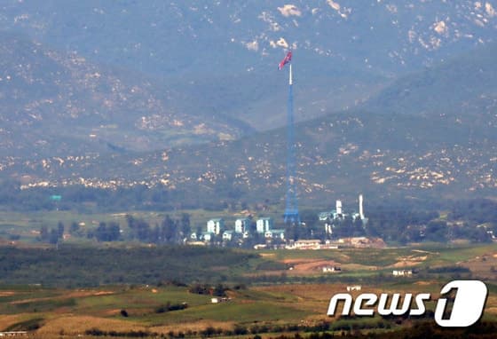 통일부, '대북지원사업' 용어 '남북 인도적 사업'으로 변경…기금 지원 확대
