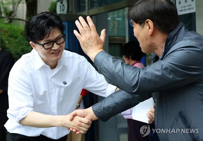 "타워팰리스 사는 X이" 부산서 항의받은 한동훈 "다 하셨어요? 더 하세요"