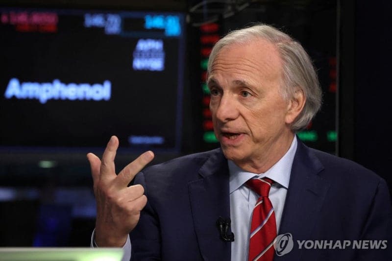 헤지펀드 대부 달리오 "미국은 지금 스태그플레이션…금리 인하 안돼"