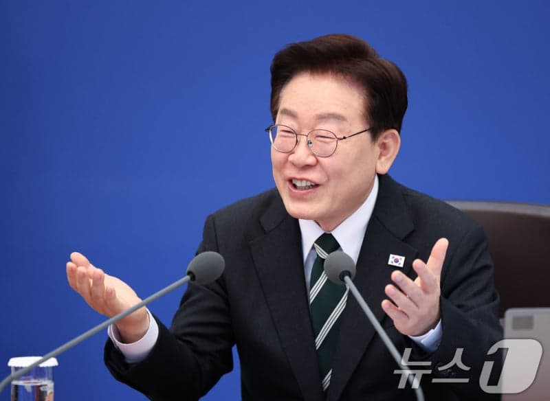 이 대통령, 檢에 "포상 많이 하시라…원죄·업보 있지만 풀어야"