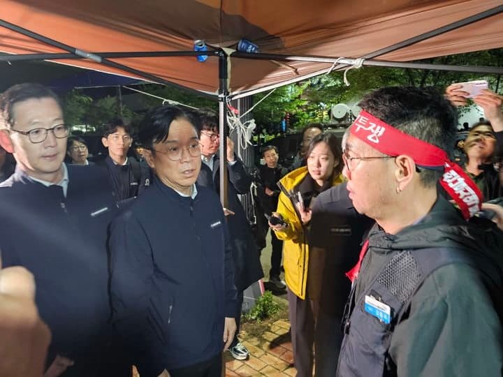 김영훈 노동부 장관, 화물연대-BGF 교섭 직접 중재 나선다