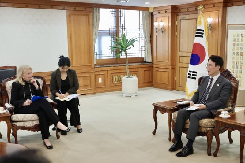 김 총리, 유니세프 총재 만나 "AI 협력 기대"…'아동·청소년·기후행동 선언' 참여