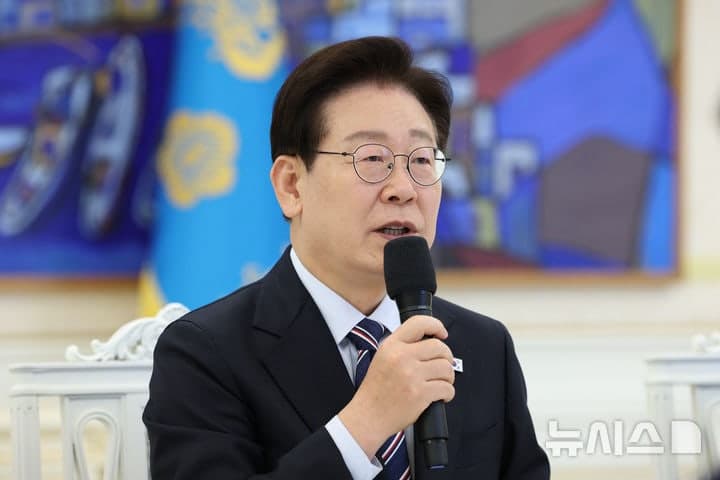 李대통령 "대외 문제서 자해적 행위 있어…위기 극복 위해 정치가 통합 역량 발휘해야"