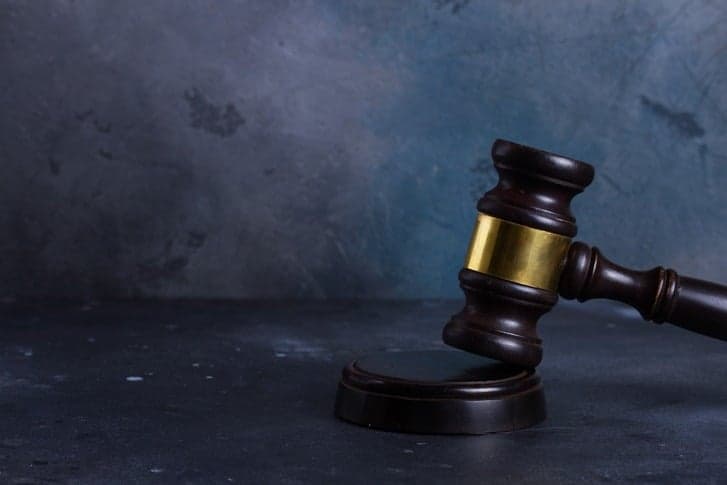 술 취해 90대 모친 폭행 60대 아들, 2심서 감형…“처벌 원치 않아”