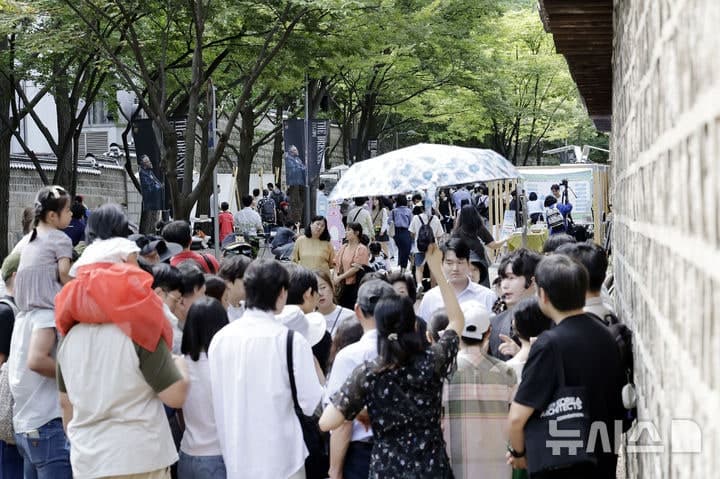 "봄꽃 축제 소음에 잠도 못 자"…권익위, 4~6월 나들이 민원 40% 집중 '주의보'