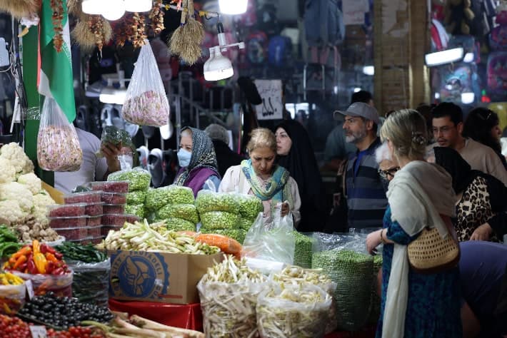 "이란 실업자 100만·살인 물가 67%"…전쟁으로 경제고통 심화
