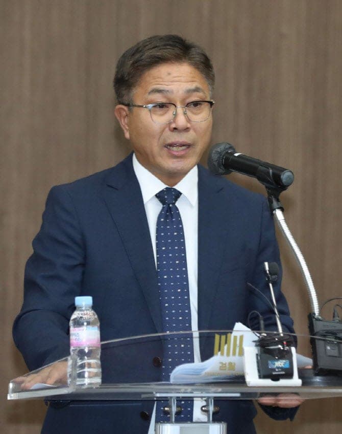 신봉수 전 수원지검장 "대북송금 국정조사는 재판 개입…위헌"