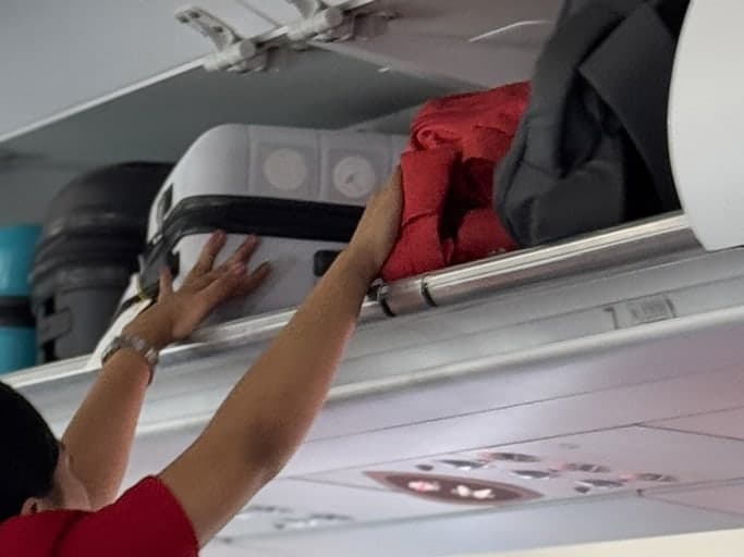 "가방에 폭탄 있다" 농담했다가 비행기 4시간 지연…태국 승객 징역형 위기