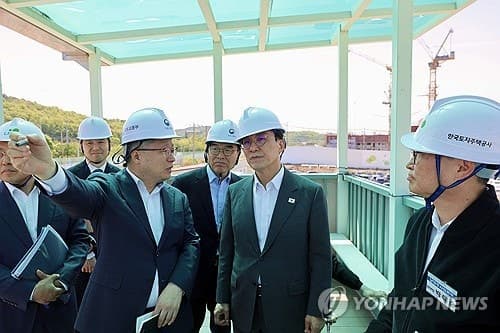 김 총리 "주택 공급 최대한 빨리, 안전하게 잘 지어야"