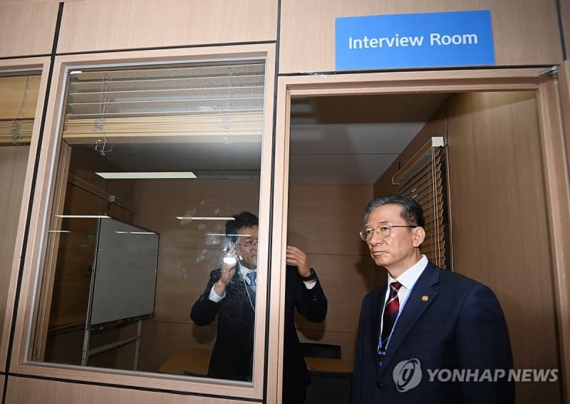 법무부, '황금연휴' 인천공항 특별대책…출입국 심사장 조기 개방
