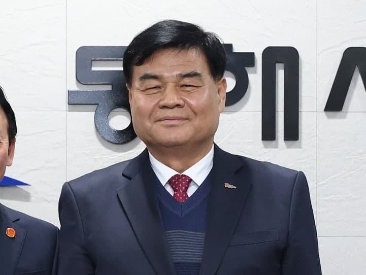 검찰, '뇌물수수 혐의' 심규언 동해시장에 징역 12년 구형