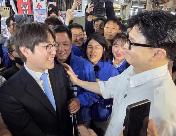 하정우, 구포 상륙 "이재명·전재수와 새로운 성장 만들 것"