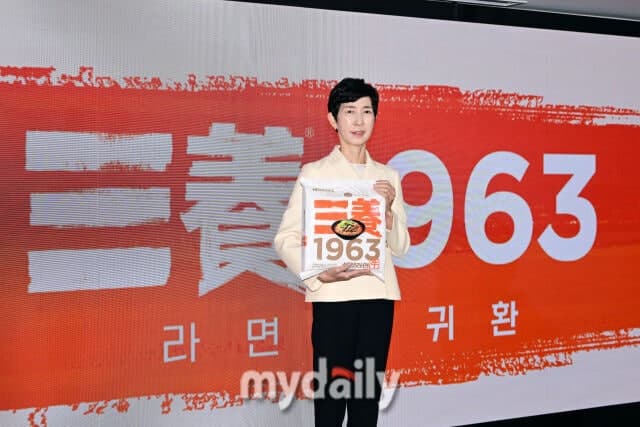 김정수 삼양식품 부회장, 지주사 사내이사 사임…삼양식품 경영 몰입