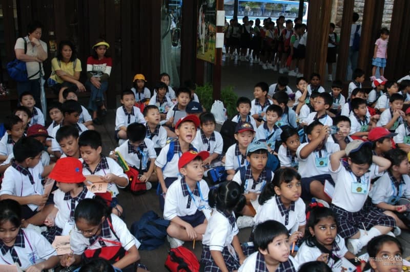 “학폭 걸리면 회초리 허용”…초등 고학년 남학생부터, 싱가포르 학부모 반응은?