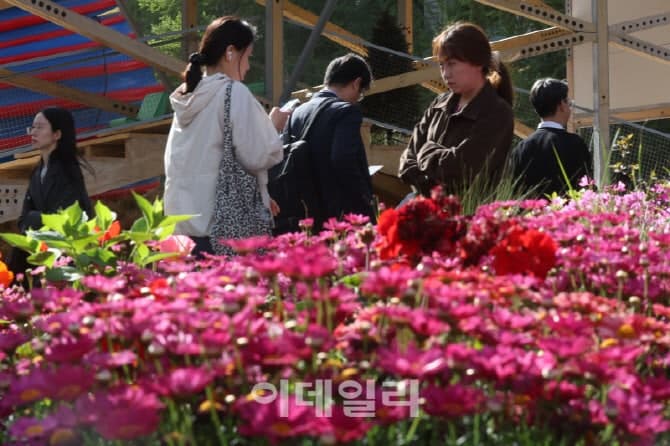 아침 최저 5도 '쌀쌀', 낮 포근…밤부터 남부 곳곳 비, 일교차 주의