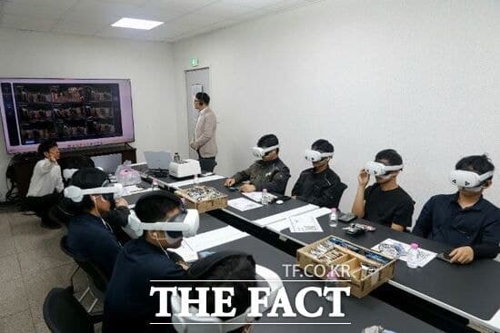 경기도, 외국인 노동자 대상 '찾아가는 VR·AI 안전교육' 시행…"체험으로 배운다"