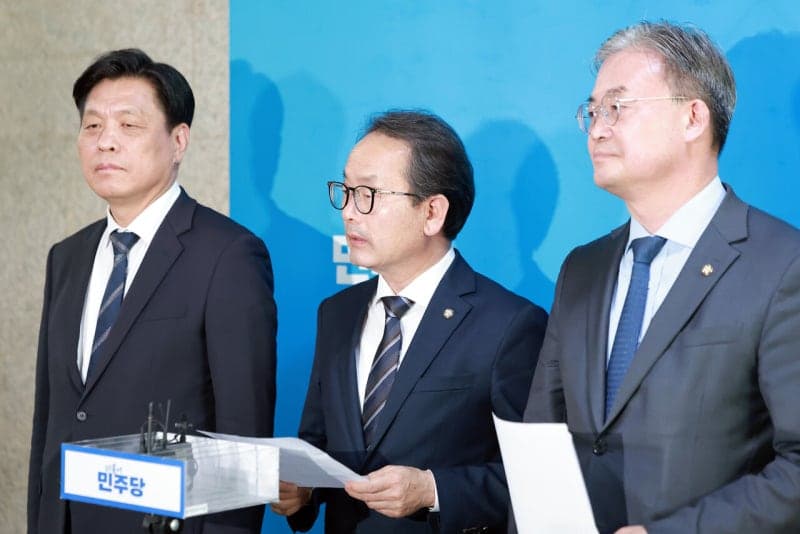 민주당, 기초단체장 '금품 의혹'에 "경찰 수사 지켜볼 것"