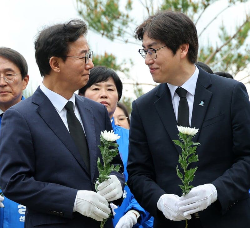 하정우 '손 털기' 논란, 유권자 모욕 공방 격화