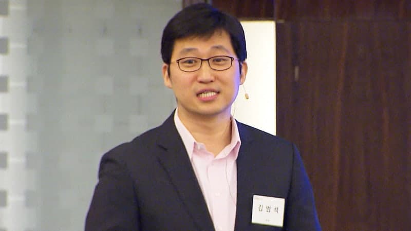 "친동생 경영 참여"…쿠팡 '총수'에 김범석 지정, 법적 책임 물린다