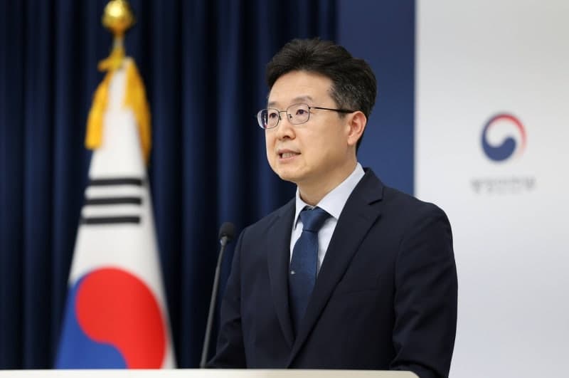 "자료 전송도 힘들었는데…" 꽉 막혔던 공무원 행정업무 AI로 혁신, 모바일로 회의·결재 가능해진다