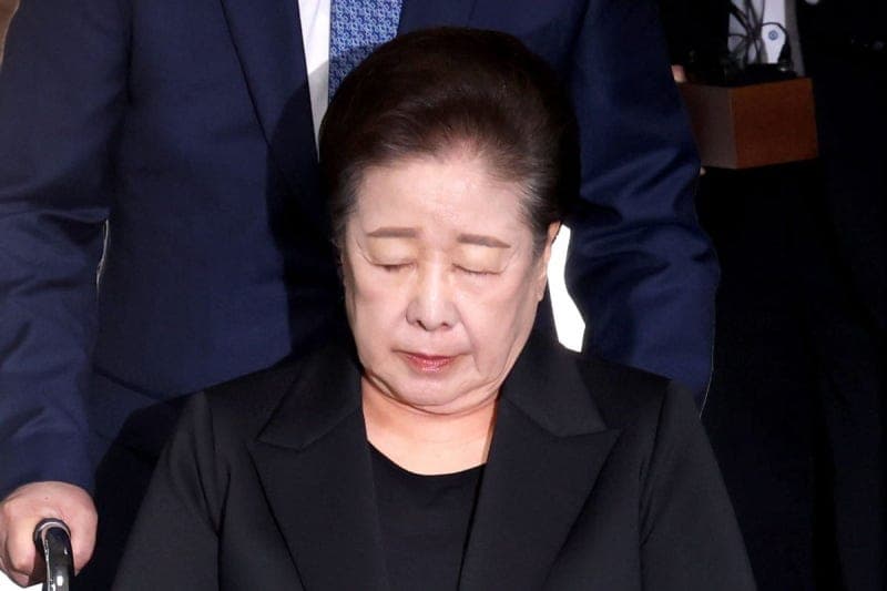 법원, '수술 회복' 한학자 통일교 총재 구속집행정지 한 달 연장…내달 30일까지