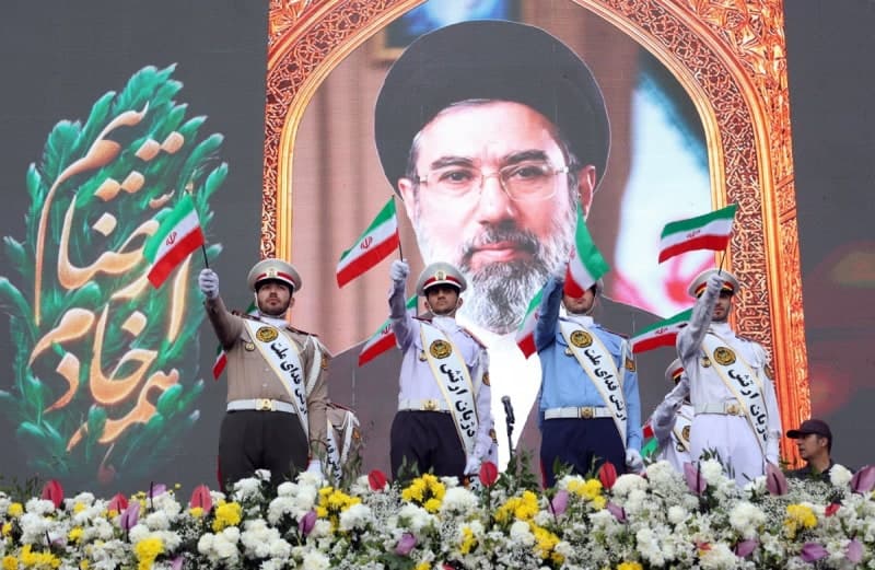 이란 최고지도자 "美 공격, 수치스러운 패배로 끝나…호르무즈 새 질서 세울 것"