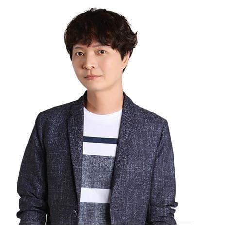 “가족 힘든 것보다 낫다”…‘월매출 1억’ 신정환, 엑셀방송 MC 논란에 심경 토로