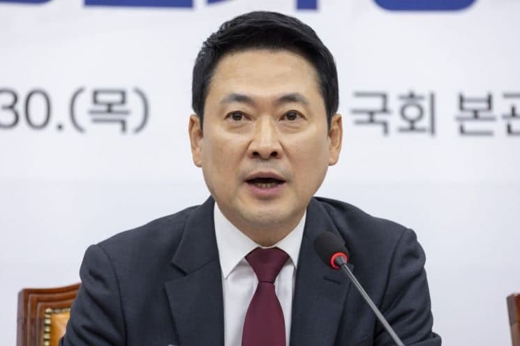 장동혁, 노동절 일정 비우고 "끔찍하고 미친짓" 李정부 겨냥 SNS 여론전