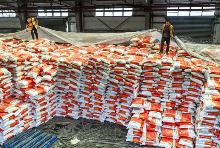 中, '화학공업 쌀' 황산 수출 중단…글로벌 산업 '원자재 쇼크' 덮친다