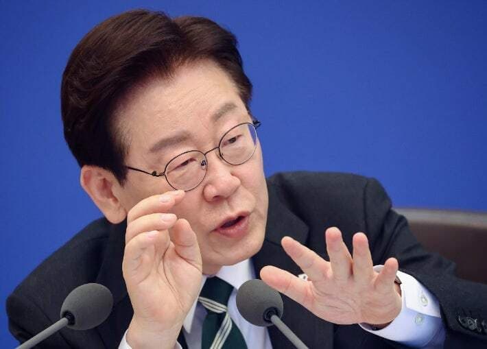 李 대통령, 노동절 앞두고 "나만 살자"식 과도한 요구는 다른 노동자에 피해 경고
